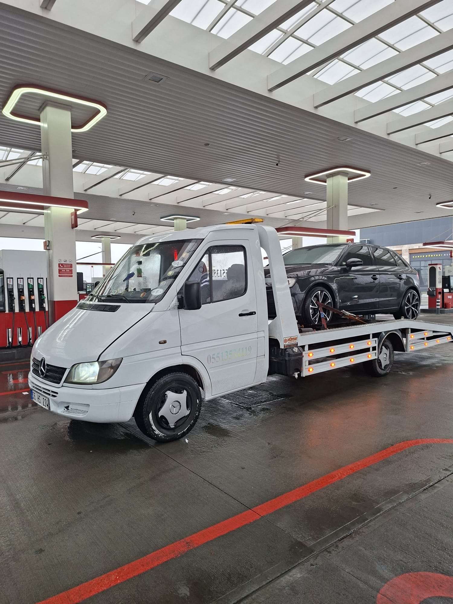 Elektrikli Araçların Şarjı Bittiğinde Çekici İşlemi Nasıl Yapılır?